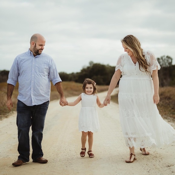 Meet your Posher, Elizabeth - Picture 2 of 2